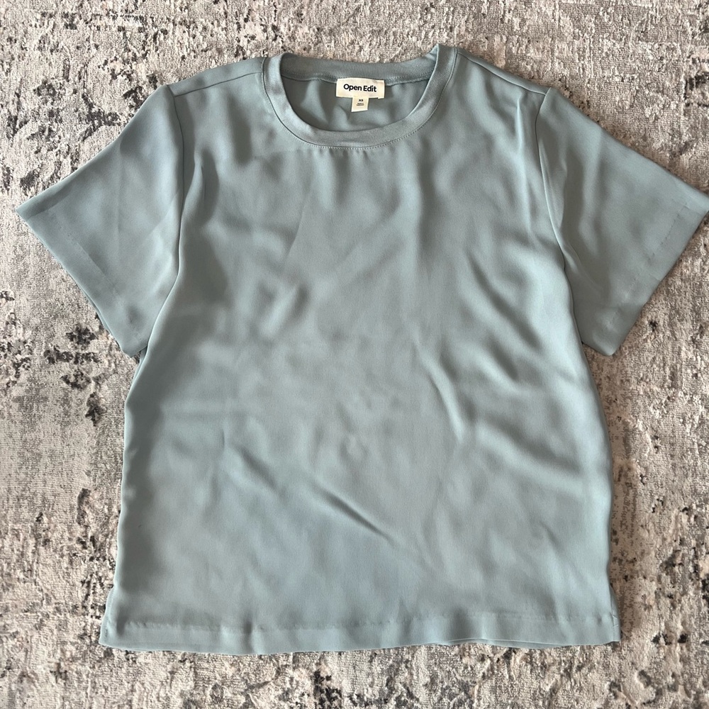 Women's Blue Top